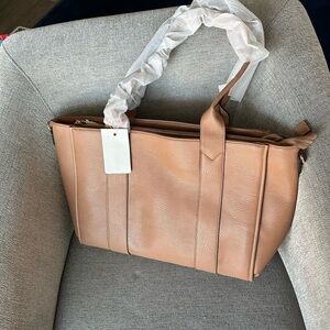 Multitasker in Mocha Mousse - Poppy and Peonies